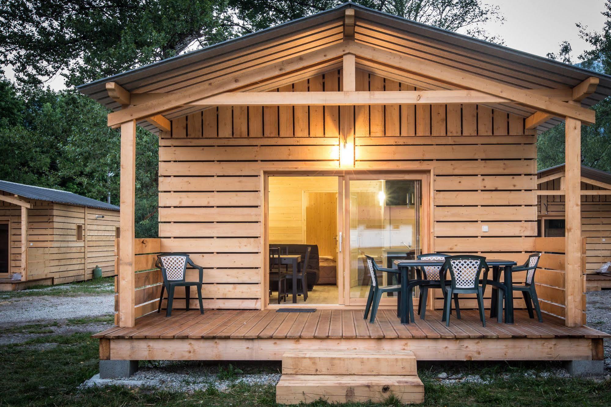 Camping L'Ecureuil - Mont-Blanc Village Domancy Exterior foto
