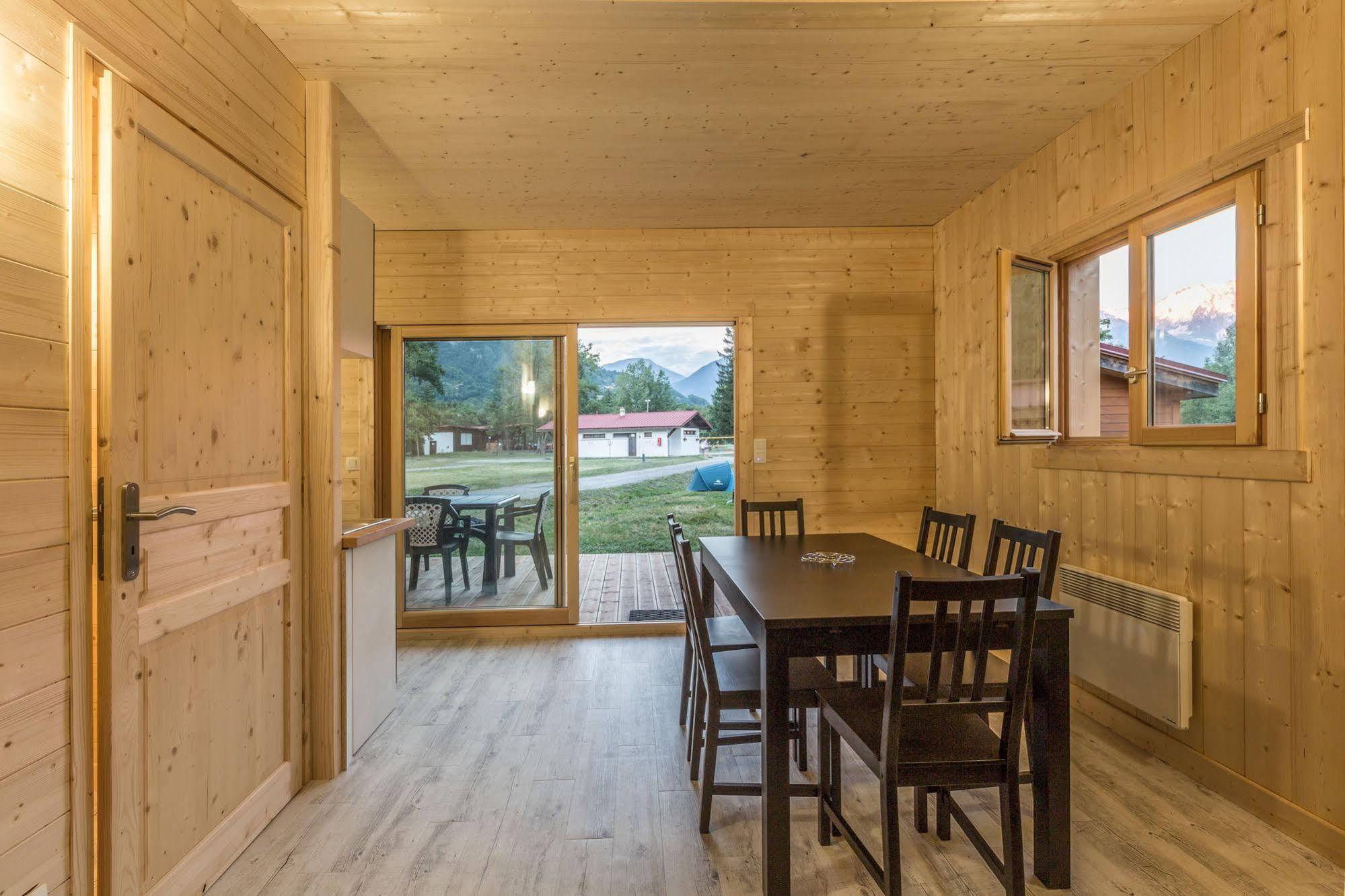 Camping L'Ecureuil - Mont-Blanc Village Domancy Exterior foto